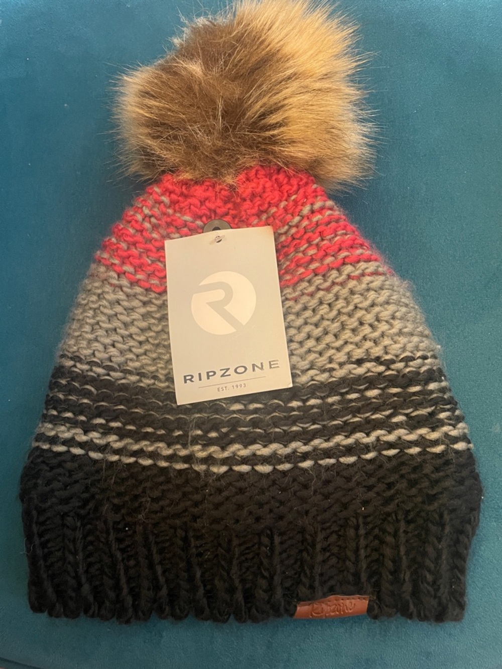 BRAND NEW girl youth ripzone pom pom winter toque beanie (one size)